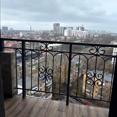 уютная студия с балконом и панорамным видом на город, жк милос, 7я фонтана Apartman *