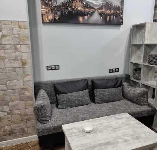 Apartman уютная студия с балконом и панорамным видом на город, жк милос, 7я фонтана *